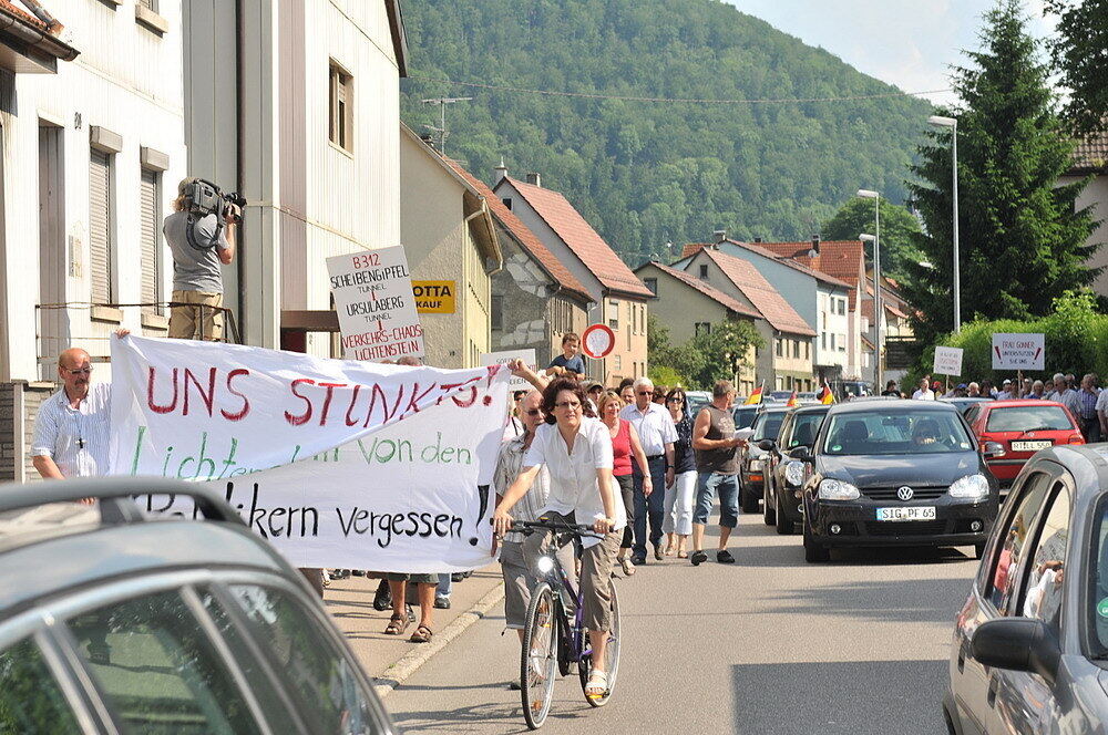 Lichtensteiner demonstrieren gegen Verkehrschaos