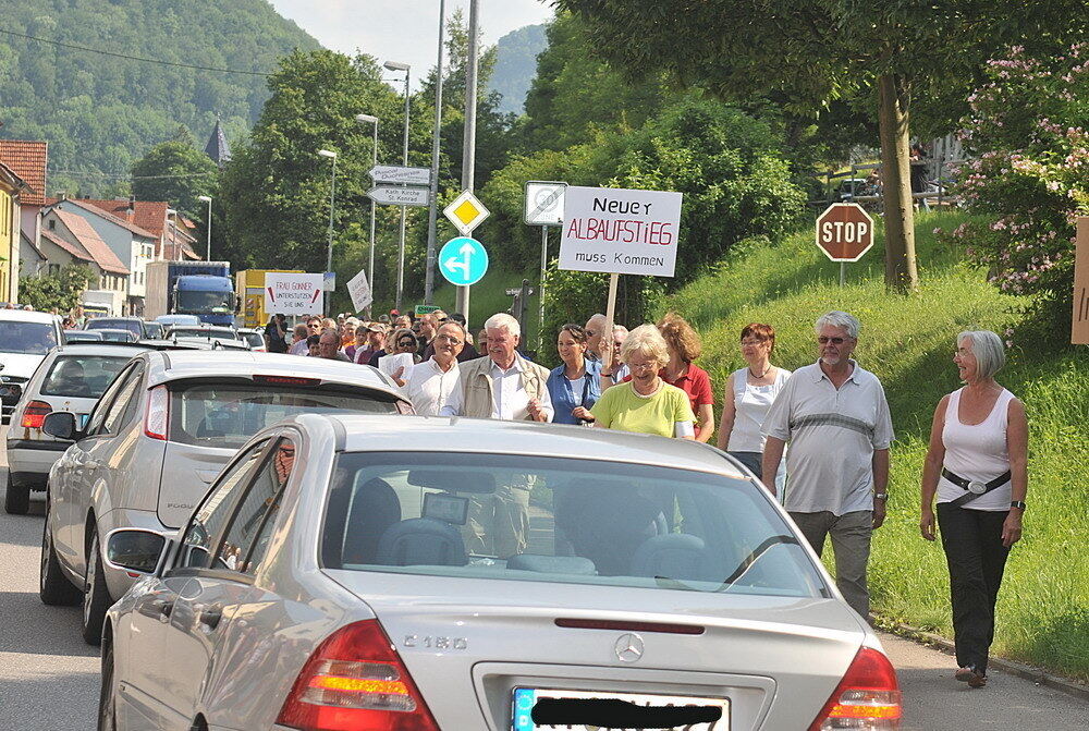 Lichtensteiner demonstrieren gegen Verkehrschaos