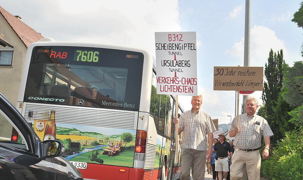 Lichtensteiner demonstrieren gegen Verkehrschaos