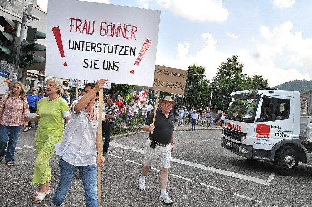 Lichtensteiner demonstrieren gegen Verkehrschaos