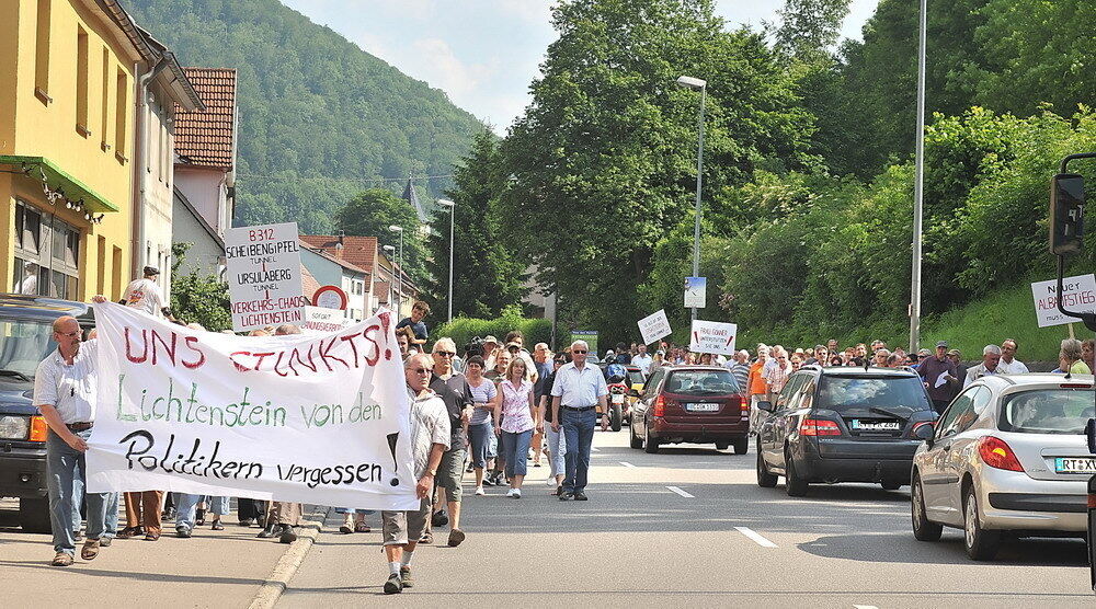 Lichtensteiner demonstrieren gegen Verkehrschaos