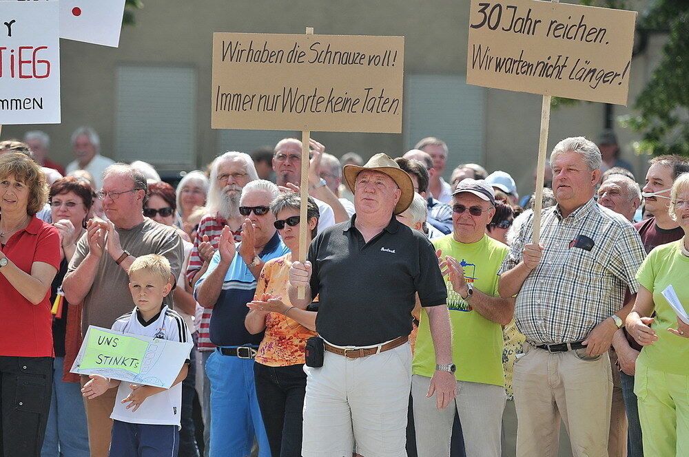 Lichtensteiner demonstrieren gegen Verkehrschaos