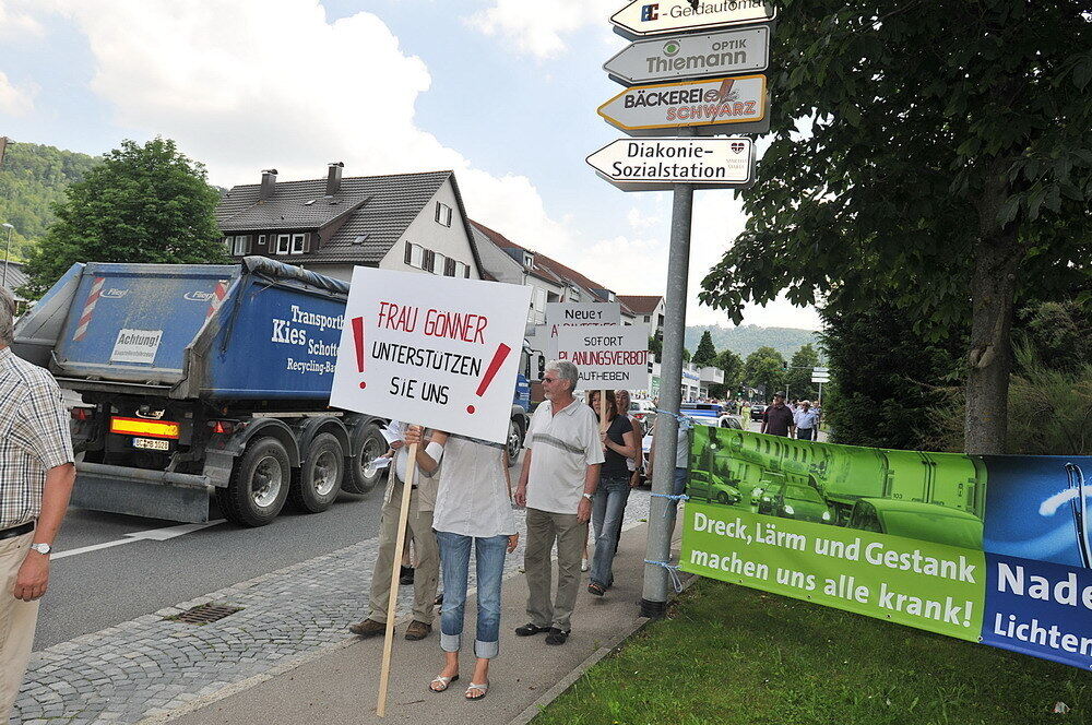 Lichtensteiner demonstrieren gegen Verkehrschaos