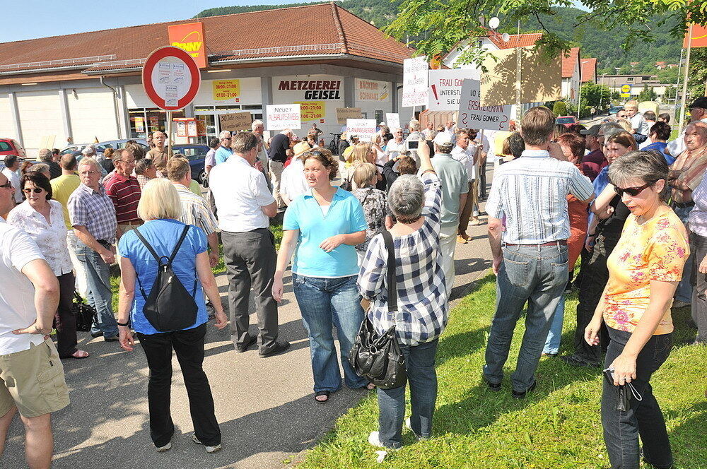 Lichtensteiner demonstrieren gegen Verkehrschaos