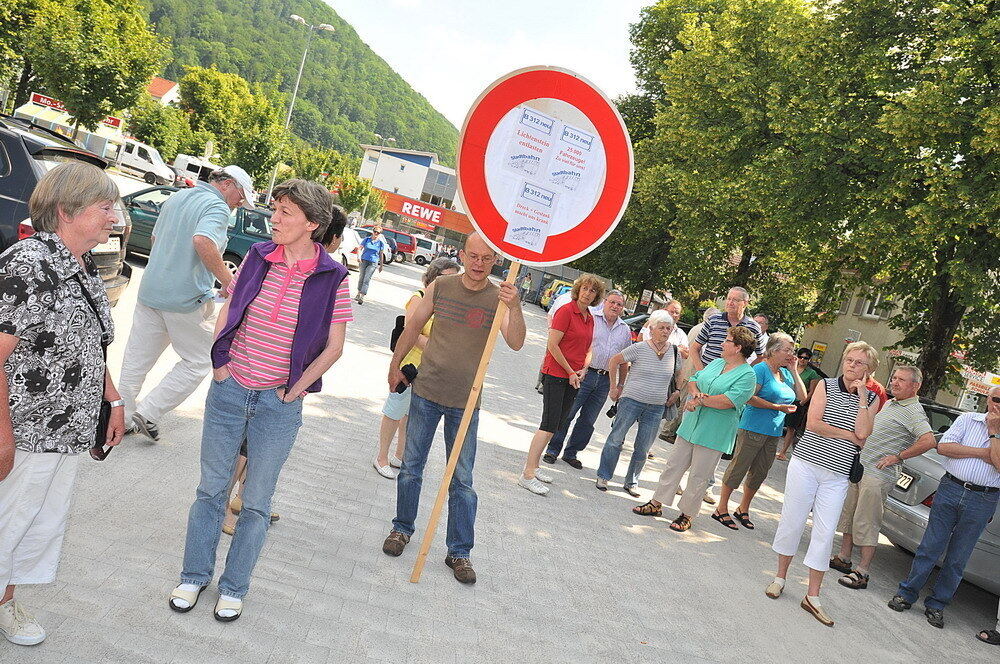 Lichtensteiner demonstrieren gegen Verkehrschaos