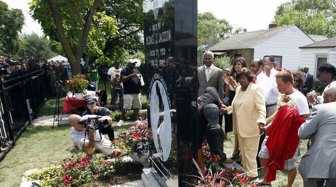 Katherine Jackson enthüllt zum Gedenken an ihren Sohn Michael ein Denkmal in Gary.