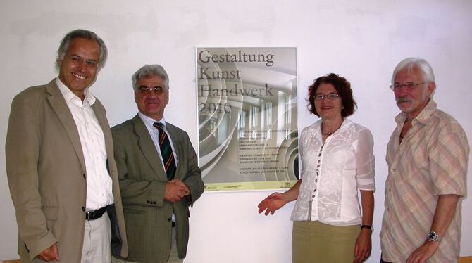 Bei der Pressekonferenz in der Städtischen Galerie (von links): Dr. Werner Ströbele, Professor Dr. Willi Weiblen, Heide Nonnenma