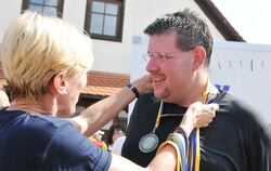 Auch Metzingens OB Ulrich Fiedler nahm am Ermstal-Marathon teil und die zehn Kilometer lange Strecke von Bad Urach nach Metzinge