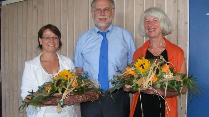 An der Grundschule in Grafenberg folgt auf Margarete Gusenbauer (rechts) Anke Krohnke als Rektorin. Verabschiedet beziehungsweis