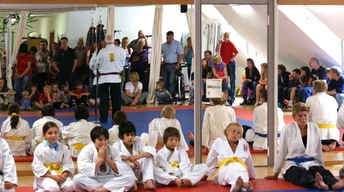 Erst zuhören, dann kämpfen: Judo-Kids beim TSV 1847 Urach.  FOTO: STÖRK