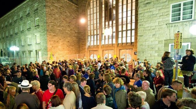 Proteste gegen Stuttgart 21 vor dem Hauptbahnhof.