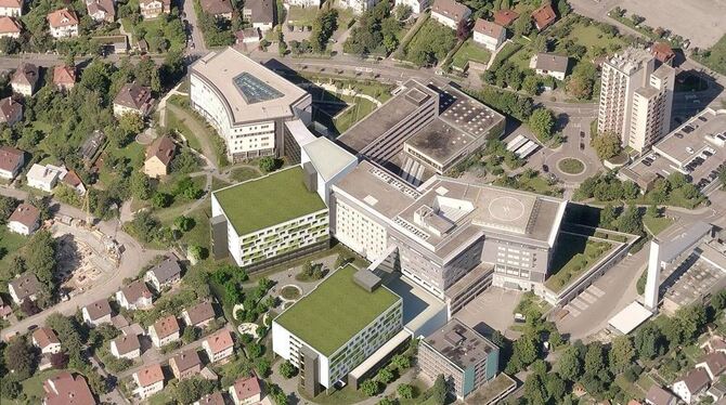 Mit 650 Planbetten zählt das Klinikum am Steinenberg zu den großen Krankenhäusern. Stationär behandelt werden hier jährlich 26 0