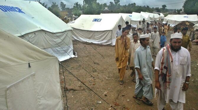 Nach Angaben des Roten Kreuzes sind erste Cholera-Fälle in Pakistan zu vermelden.