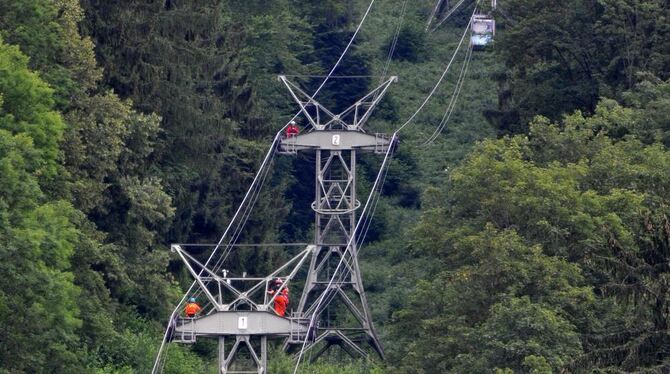 Die Bergwacht beim Einsatz an der Schauinsland-Bahn.