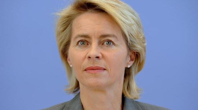 Bundesarbeitsministerin Ursula von der Leyen setzt auf die Einführung einer Bildungs-Chipkarte.