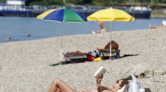 Baden, Strand und jede Menge Sonne tanken - so stellen sich viele ihren Urlaub vor. FOTO: DPA