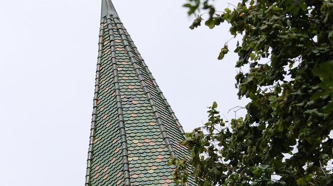 Immenhausen: In der Ferne liegt der Mähringer Kirchturm noch unter blauem Himmel. GEA-FOTO: STÖHR