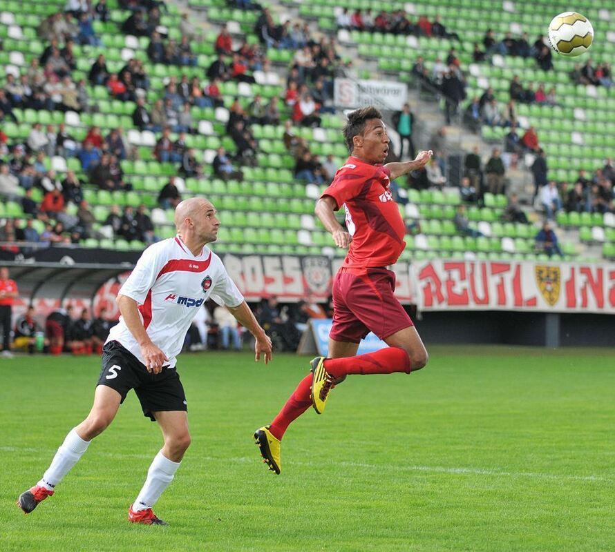 SSV Reutlingen gewinnt gegen Spvgg Neckarelz