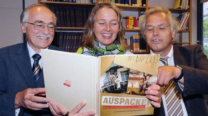 Hatten trotz aller Mühen sichtlich Spaß an ihrem Projekt: die beiden »Buchmacher« Dr. Hein Alfred Gemeinhardt und Claudia Einsen