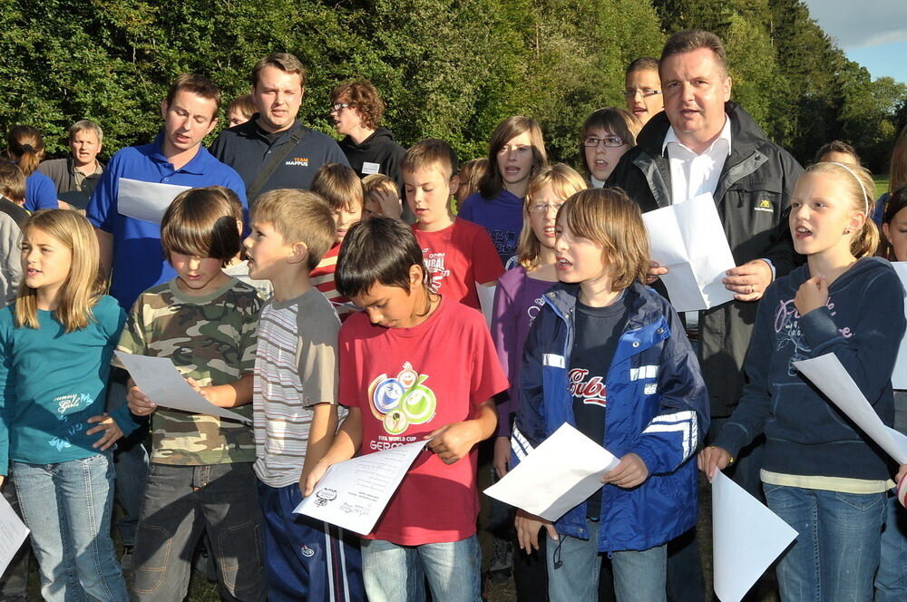 Ferienfreizeit auf Burg Derneck: Stefan Mappus kommt zu Besuch August 2010