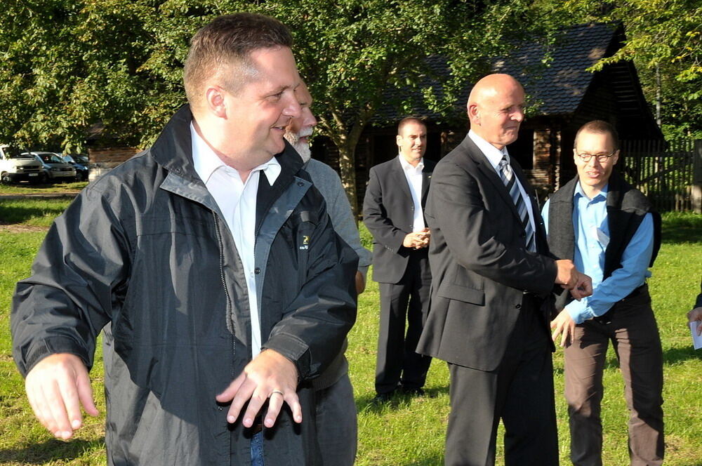 Ferienfreizeit auf Burg Derneck: Stefan Mappus kommt zu Besuch August 2010