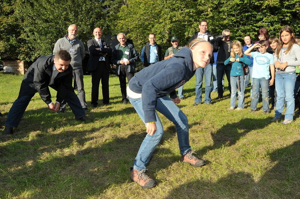 Ferienfreizeit auf Burg Derneck: Stefan Mappus kommt zu Besuch August 2010