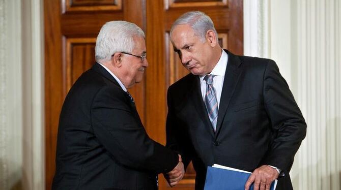 Haben ihren Willen zum Erfolg der Gespräche bekräftigt: Palästinenserpräsident Abbas (l) und Israels Ministerpräsident Netanj