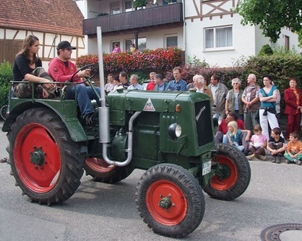 Straßenfest mit Oldtimerschau in Walddorf September 2010