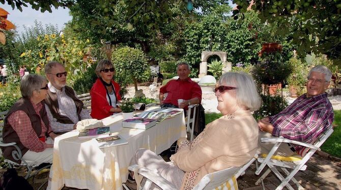 Die selbst gestaltete Gartenidylle der Familie Schmon in Grafenberg zieht inzwischen Publikum von weither an. Nach dem Gartenrun