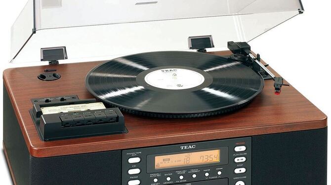 Der LP-R500 von Teac kann verschiedene Audiomedien lesen und die Daten auf CD brennen. FOTO: TEAC/TMN