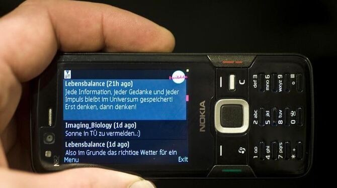 Nokia setzt seit Jahren auf Handys mit Symbian-Betriebssystem - hier mit einer Verbindung zum Twitter-Server.