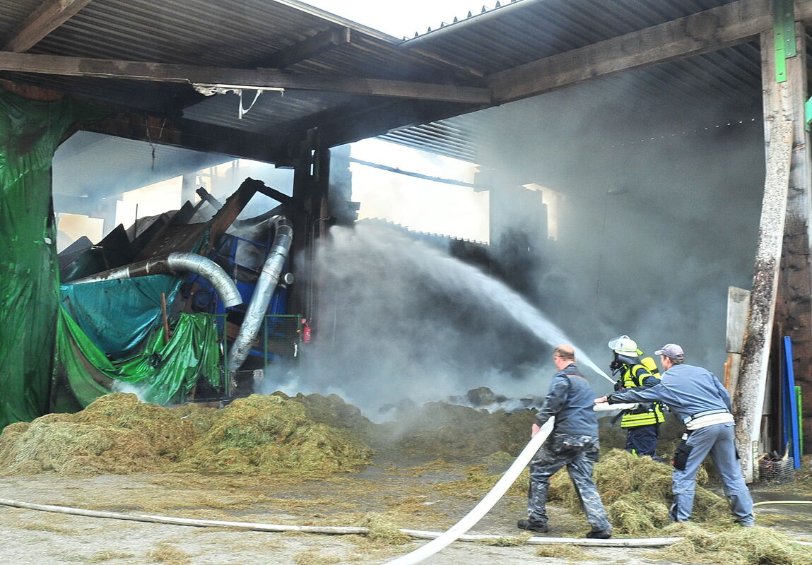 Großbrand in Ofterdinger Heulager