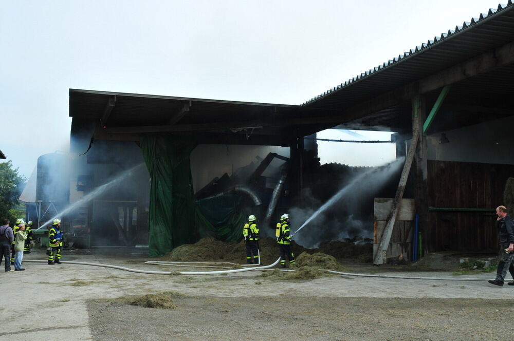 Großbrand in Ofterdinger Heulager