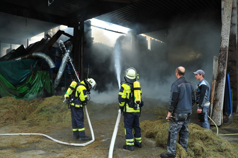 Großbrand in Ofterdinger Heulager