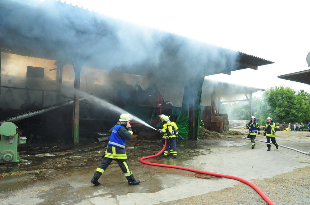 Großbrand in Ofterdinger Heulager