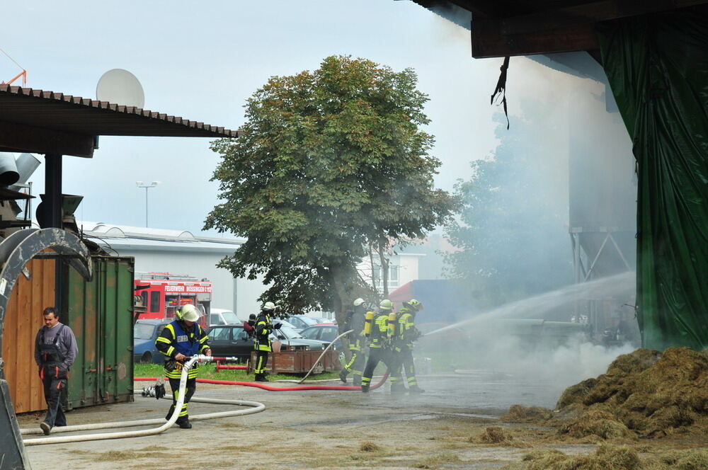 Großbrand in Ofterdinger Heulager