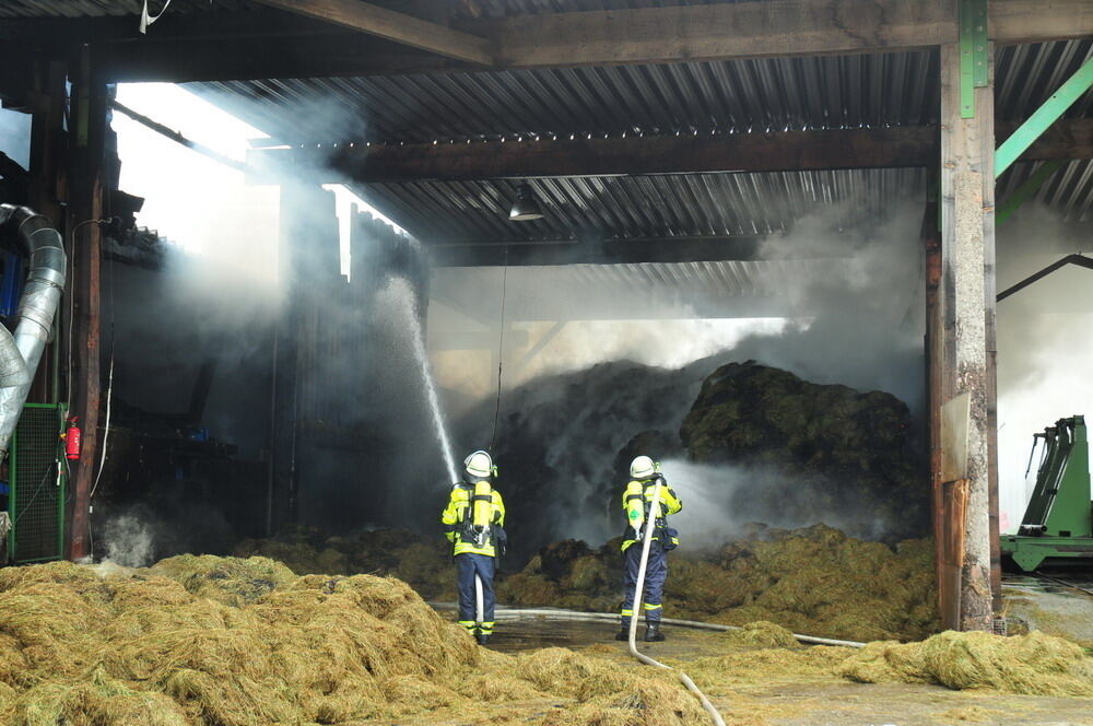 Großbrand in Ofterdinger Heulager