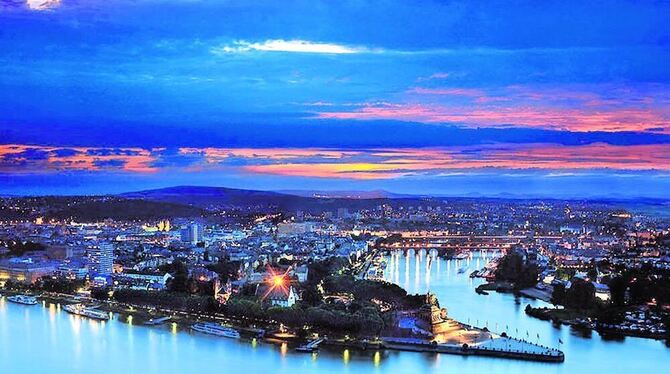 Abendstimmung am Deutschen Eck, wo Rhein und Mosel zusammenfließen. FOTO: KOBLENZ TOURISTIK