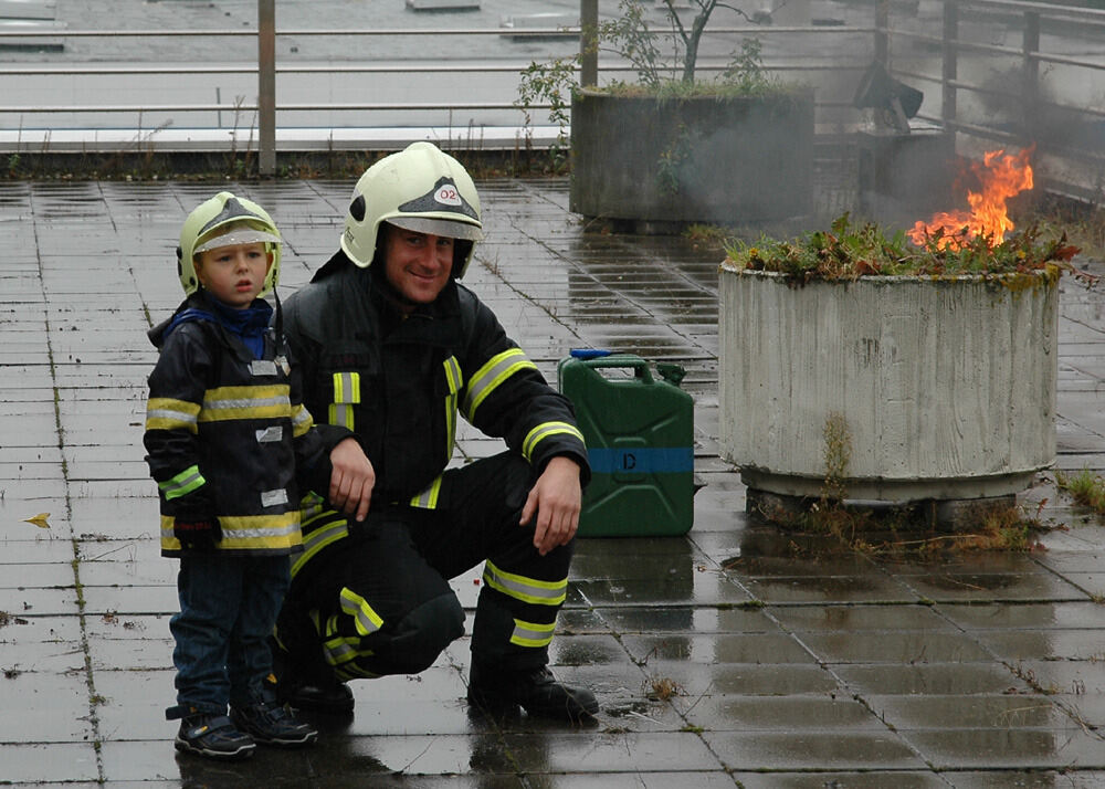 Jugendfeuerwehr und Jugendrotkreuz bei ihrer Großübung