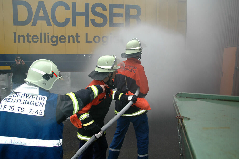 Jugendfeuerwehr und Jugendrotkreuz bei ihrer Großübung