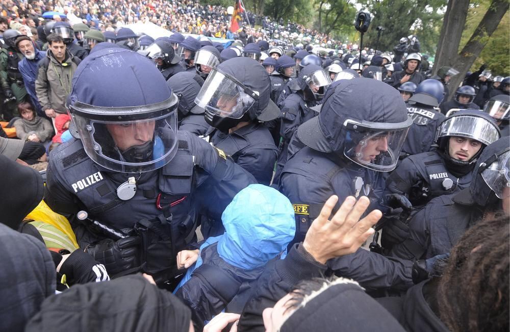 Stuttgart 21 Polizeieinsatz gegen Demonstranten im Schlossgarten