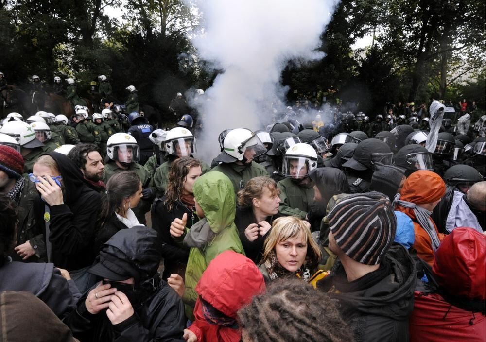 Stuttgart 21 Polizeieinsatz gegen Demonstranten im Schlossgarten