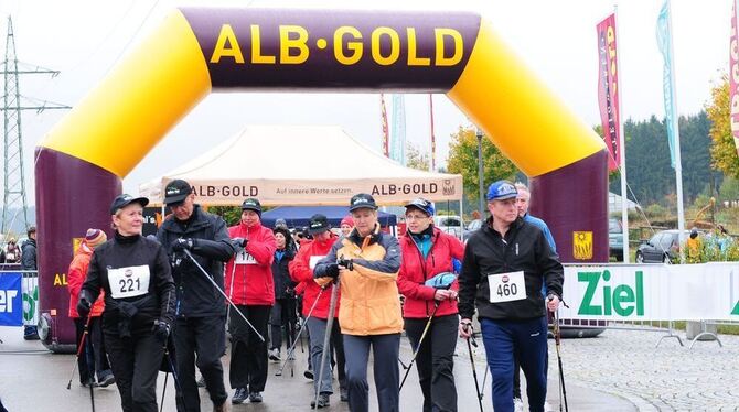 Nordic-Walking-Fest in Trochtelfingen: 500 Bewegungsfreudige am Start.  FOTO: PR