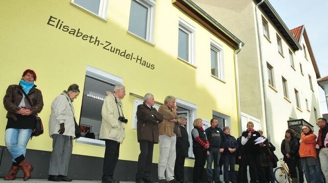 Das Elisabeth-Zundel-Haus in der Färberstraße ist eine Hilfeeinrichtung der AWO für wohnungslose Frauen. Gestern wurde es mit vi