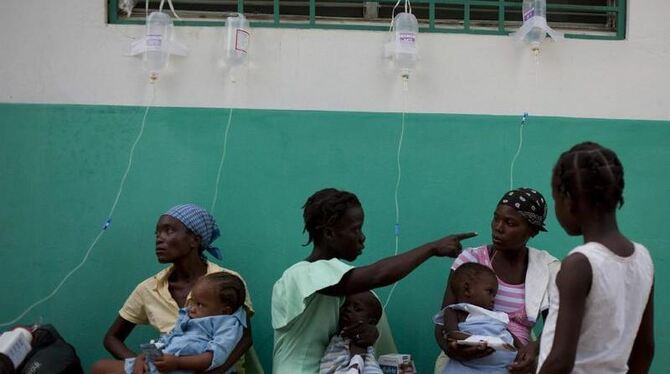 Nach dem verheerenden Erdbeben im Januar droht den Überlebenden in Haiti die nächste Katastrophe. Die Cholera ist ausgebroche