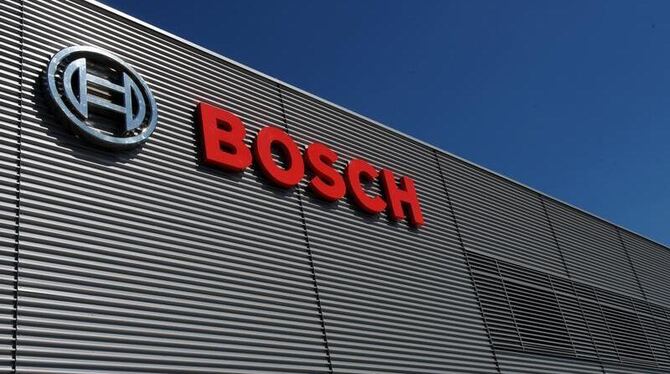 Bosch hatte als erstes deutsches Großunternehmen angekündigt, die für das nächste Jahr für Metaller vorgesehene Entgelterhöhu