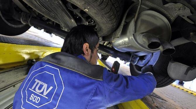 Laut TÜV-Report hat fast jedes fünfte Auto in Deutschland erhebliche Mängel.