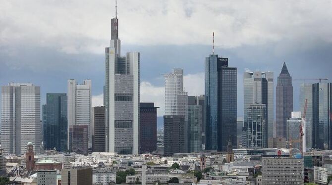 Frankfurter Banken-Skyline: Bundesverbraucherministerin Ilse Aigner will die Kundenberatung der Banken genauer unter die Lupe