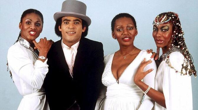 Bobby Farrell (mit Zylinder) gab der Band Boney M. Gesicht.