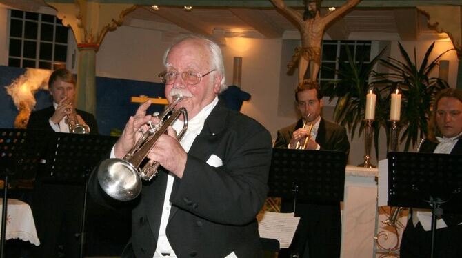 Das »trumpetARTensemble« mit dem 75-jährigen Horst-Dieter Bolz begeisterte die Zuhörer in der Kleinengstinger Blasiuskirche.